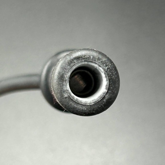 Бронепровод катушки зажигания №3 Yamaha F80-100 Бронепровод катушки зажигания №3 Yamaha F80-100