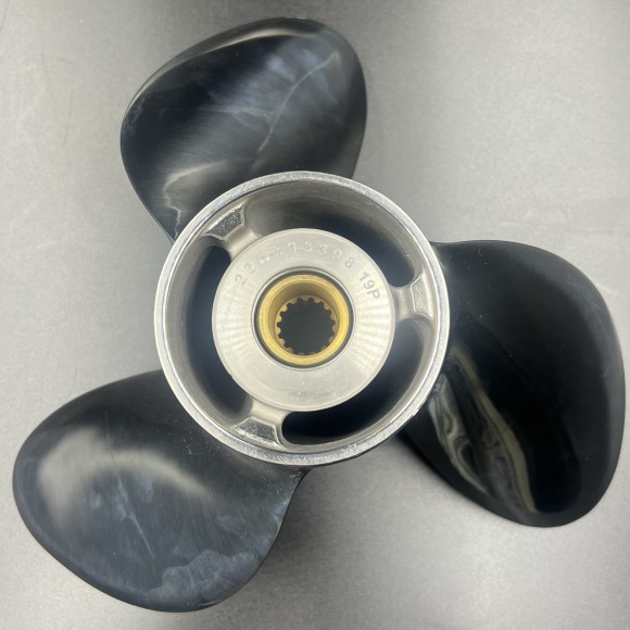 Гребной винт Yamaha 60-140, F70-F130  Stella Plus (3x13 1/2x19) (Сталь) (Polastorm)