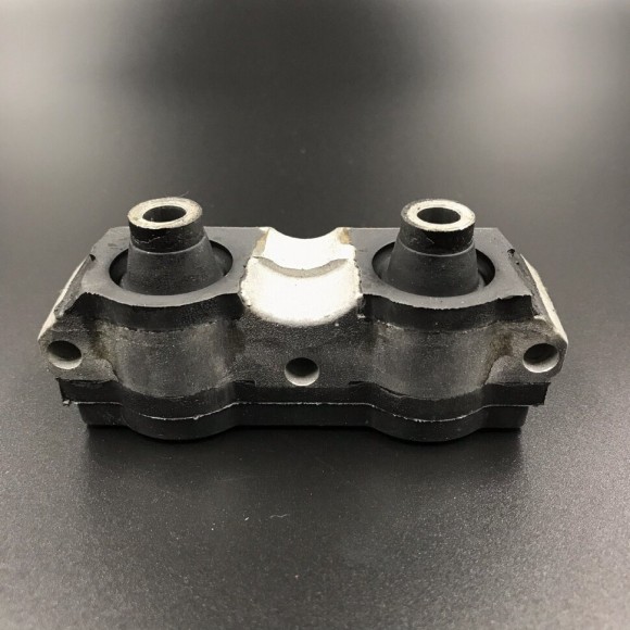 Демпфер опорный резиновый Yamaha 20-25 (Верхний) (Yamaha)