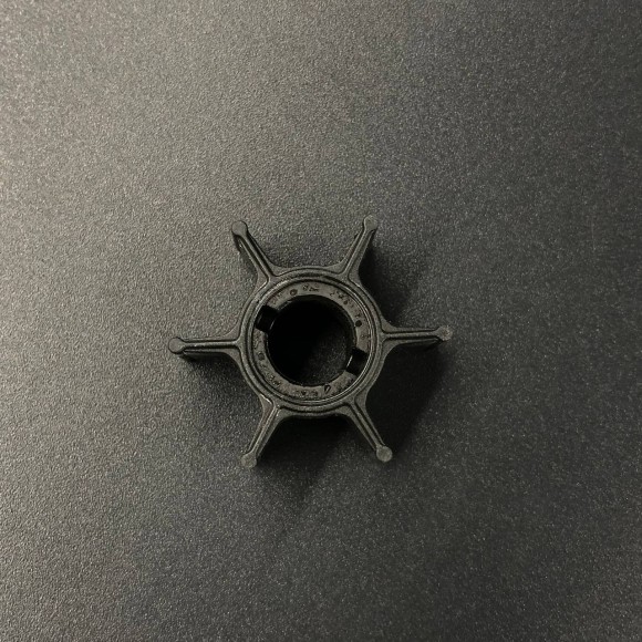 Крыльчатка помпы охлаждения Suzuki DF2,5 (17461-97J10) (Suzuki) Крыльчатка помпы охлаждения Suzuki DF2,5 (17461-97J10) (Suzuki)