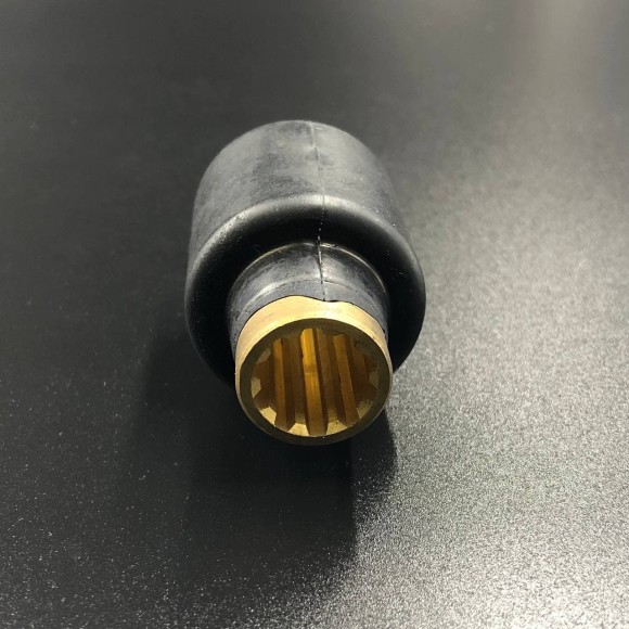 Втулка гребного винта резиновая Suzuki DT20-DT30, DF25-DF30, DF25A-DF30A (Omax) Втулка гребного винта резиновая Suzuki DT20-DT30, DF25-DF30, DF25A-DF30A (Omax)