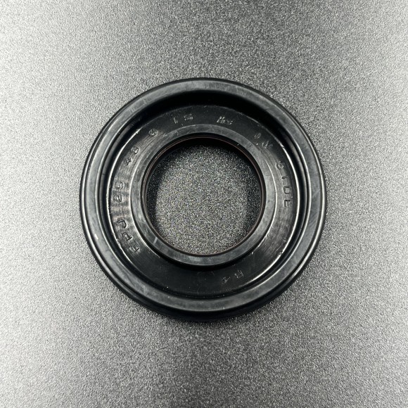 Сальник коленвала Yamaha Bravo 250, Enticer 400/410 (Правый) (Yamaha) Сальник коленвала Yamaha Bravo 250, Enticer 400/410 (Правый) (Yamaha)