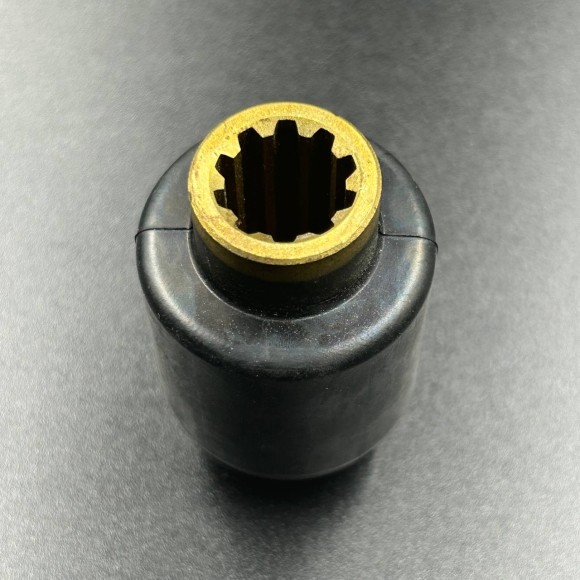 Втулка гребного винта резиновая Suzuki DT9.9A-DT15A, DF9.9B, DF8A-20A (Omax)