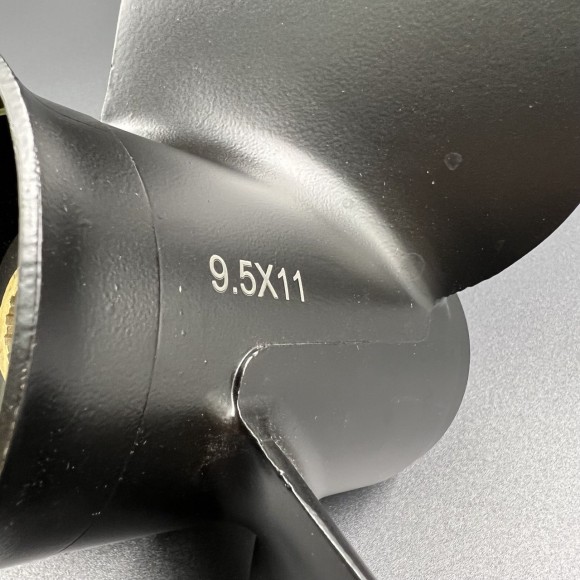 Гребной винт Tohatsu 9.9-18 (3x9.5x11) Гребной винт Tohatsu 9.9-18 (3x9.5x11)