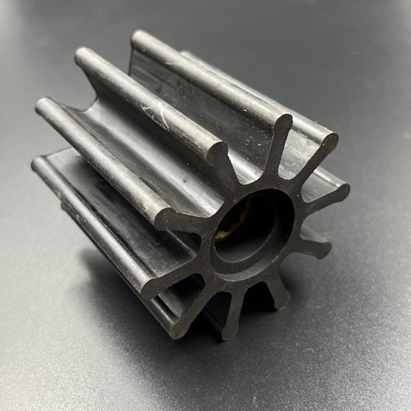 Крыльчатка помпы охлаждения YANMAR 119593-42200; 119593-42202/MERCRUISER 47-831311350 (Omax) Крыльчатка помпы охлаждения YANMAR 119593-42200; 119593-42202/MERCRUISER 47-831311350 (Omax)