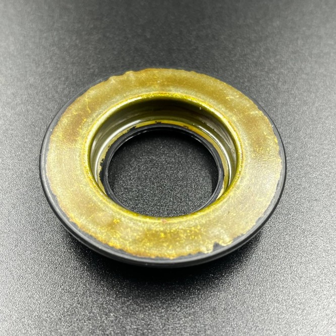 Крышка сальников Yamaha 6E5-45344-00
