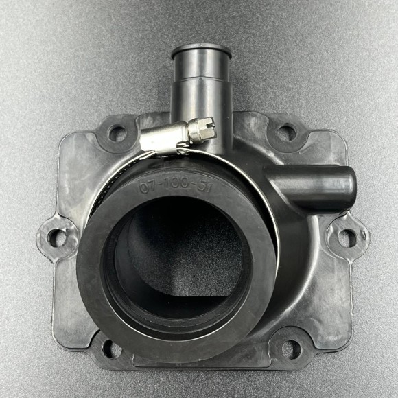 Впускной патрубок карбюратора Polaris (1253327) (KINETIX) Впускной патрубок карбюратора Polaris (1253327) (KINETIX)