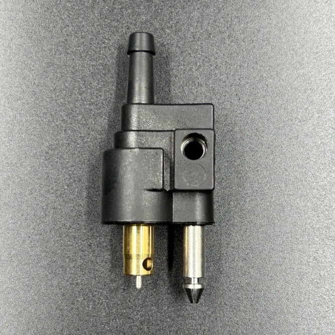 Коннектор топливный Yamaha 4-90, F4-70 (из мотора (папа)) (PREMARINE)
