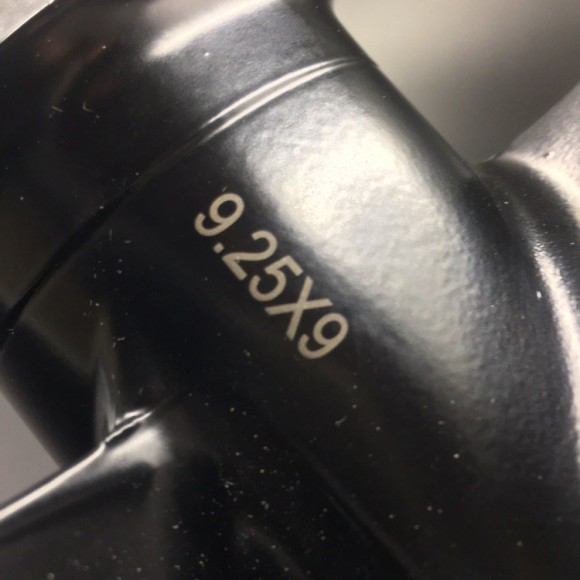 Гребной винт Tohatsu/Mercury 9.9-18 (3x9.25x9) Гребной винт Tohatsu/Mercury 9.9-18 (3x9.25x9)