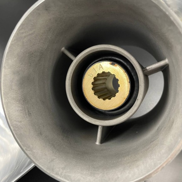 Гребной винт Yamaha 60-140, F70-F115 (3x13x21) (Сталь) Гребной винт Yamaha 60-140, F70-F115 (3x13x21) (Сталь)