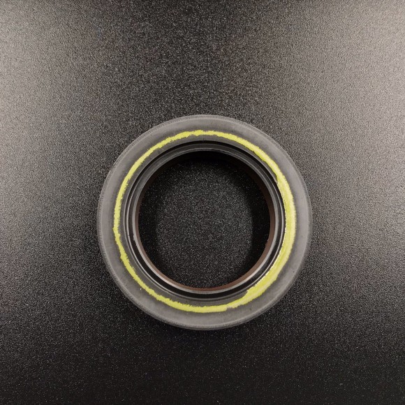 Сальник коленвала Tohatsu 126-00121-0