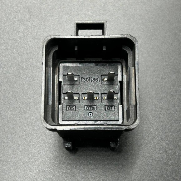 Реле топливного насоса Mercruiser (8M0210756) (JSP) Реле топливного насоса Mercruiser (8M0210756) (JSP)