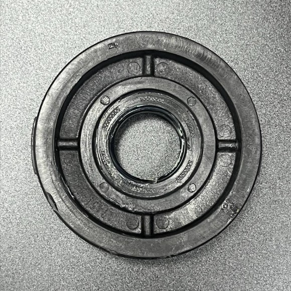 Корпус сальников торсионного вала Suzuki DF350(A) (Suzuki)