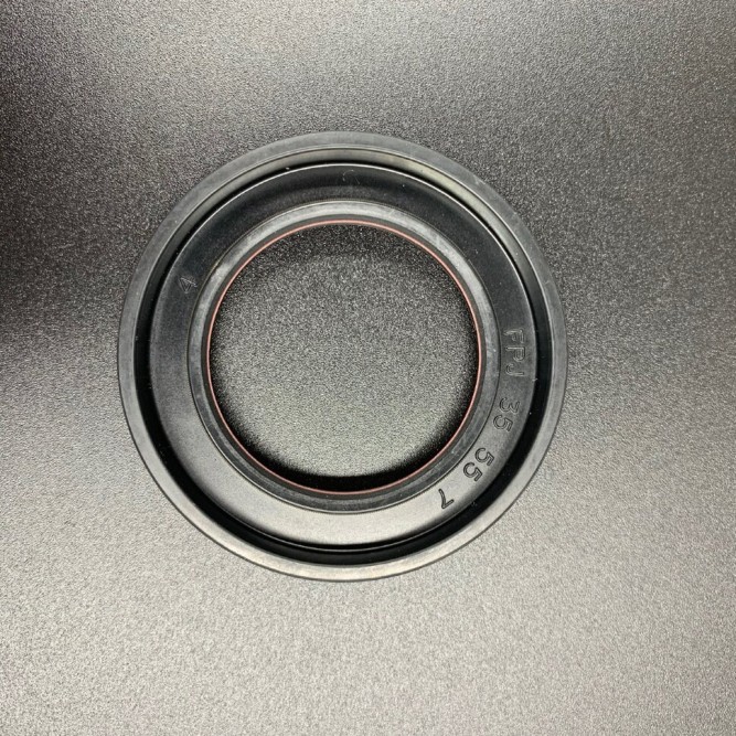 Сальник верх коленвала Suzuki DT40 (09283-35043;09283-35L01) (35x55x7) (Omax)