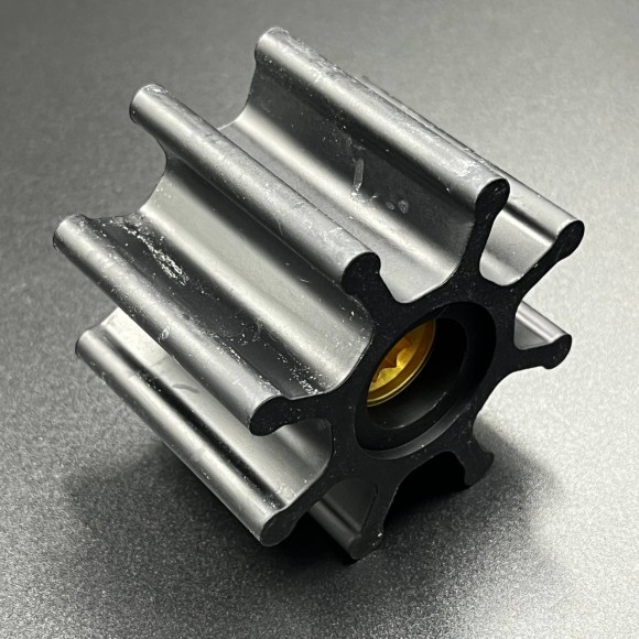 Крыльчатка помпы охлаждения Johnson 09-1028B/ Volvo Penta 877061; 875593-6; 3841697; 21951356/ Mercr