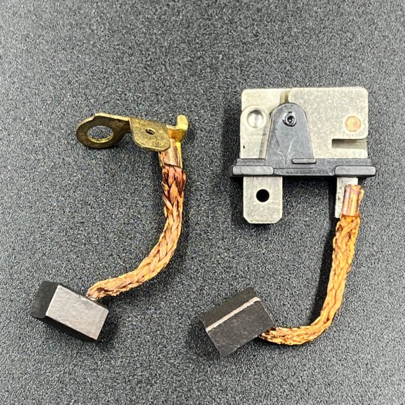 Щёточный узел мотора гидроподъема Yamaha 55-90 (WUHU)