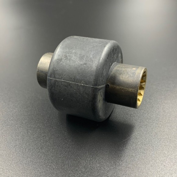 Втулка гребного винта резиновая Yamaha 40-55, F30-60 (Omax)