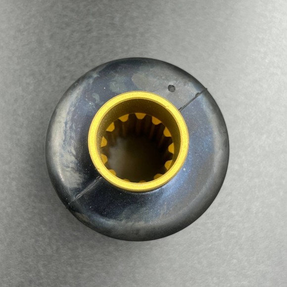 Втулка гребного винта резиновая Yamaha 40-55, F30-60 (Omax)