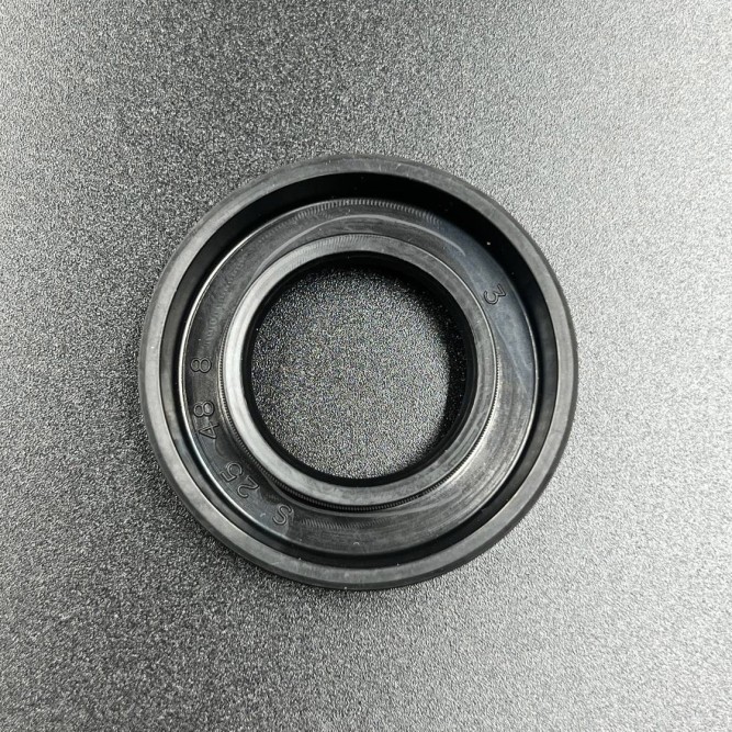 Сальник Yamaha (93102-25M04; 93102-25M28) (25x48x8) (Omax)