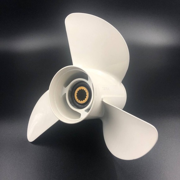 Гребной винт Yamaha 60-140, F70-F130 (3x13x18) Гребной винт Yamaha 60-140, F70-F130 (3x13x18)