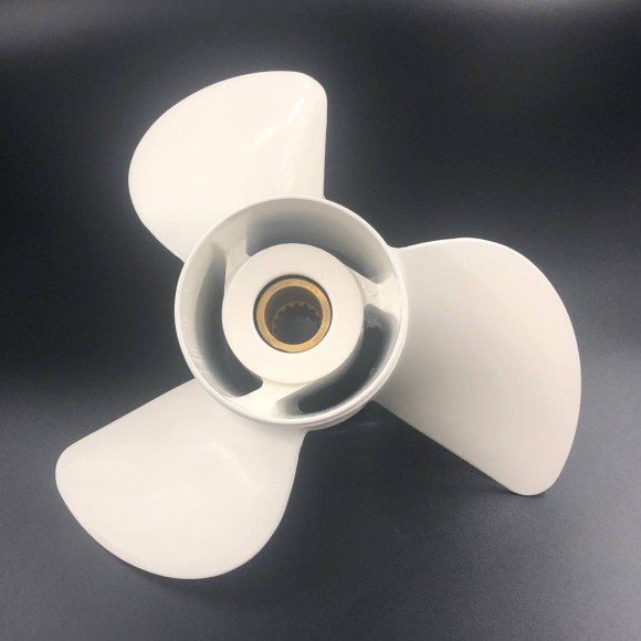 Гребной винт Yamaha 60-140, F70-F130 (3x13x18) Гребной винт Yamaha 60-140, F70-F130 (3x13x18)