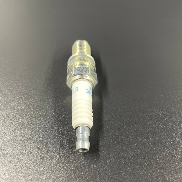 Свеча зажигания 3932 DCPR7E (NGK)
