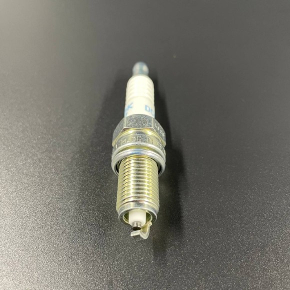 Свеча зажигания 3932 DCPR7E (NGK)