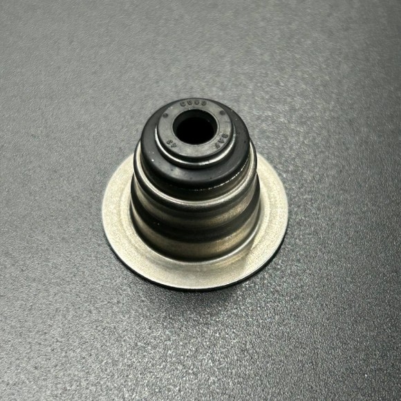 Колпачок маслосъемный Mercury 30-40 CARB/ 40-60 EFI (858271) (MERCURY)