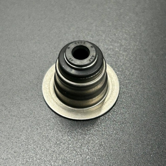 Колпачок маслосъемный Mercury 30-40 CARB/ 40-60 EFI (858271) (MERCURY)