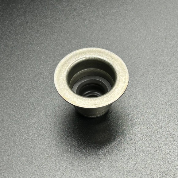 Колпачок маслосъемный Mercury 30-40 CARB/ 40-60 EFI (858271) (MERCURY)