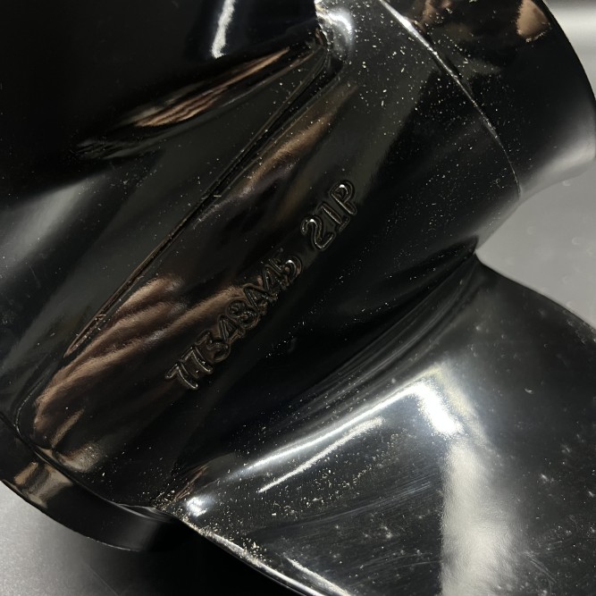 Гребной винт Mercury Black Max (12-3/4х21R)