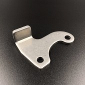 Скоба струбцины Yamaha 40X, F25-40 (Левая) (Yamaha) Скоба струбцины Yamaha 40X, F25-40 (Левая) (Yamaha)