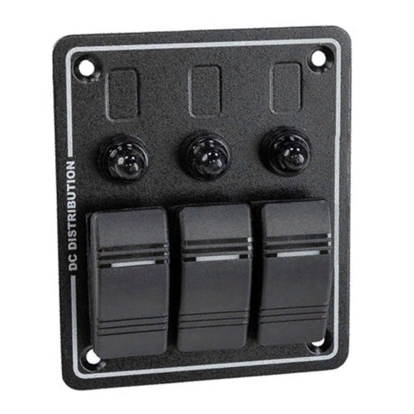 Панель бортового питания Skipper с кулисными переключателями переключателей - 3, с индикацией, гнёзд предохранителей - 3, алюминиевая Панель бортового питания Skipper с кулисными переключателями переключателей - 3, с индикацией, гнёзд предохранителей - 3, алюминиевая