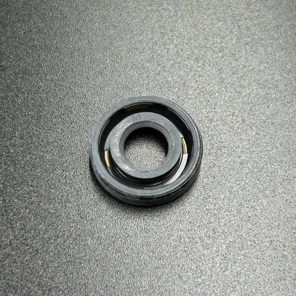 Сальник Yamaha (93102-08M43) (8x18x3.5) (Yamaha)