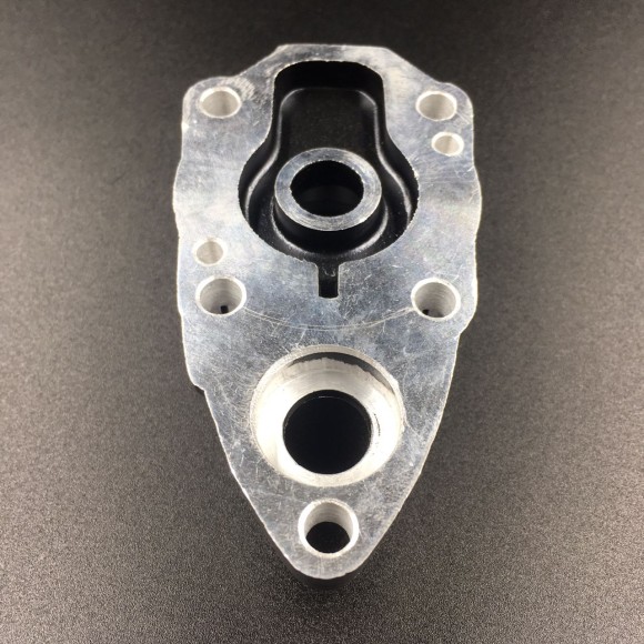 Основание помпы охлаждения Tohatsu 5, MFS6 (T5-03000201 46-826053) (PREMARINE) Основание помпы охлаждения Tohatsu 5, MFS6 (T5-03000201 46-826053) (PREMARINE)