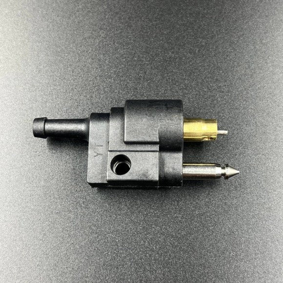 Коннектор топливный Yamaha 4-90, F4-70 (из мотора) (Kacawa)