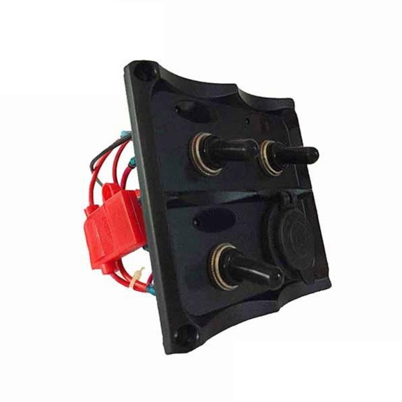 Панель бортового питания Skipper с тумблерами переключателей - 3, с индикацией, гнёзд предохранителей - 2, прикуриватель