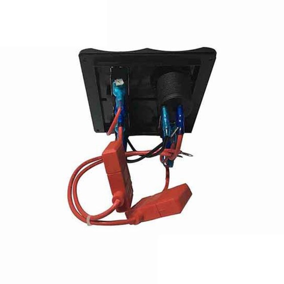 Панель бортового питания Skipper с тумблерами переключателей - 3, с индикацией, гнёзд предохранителей - 2, прикуриватель