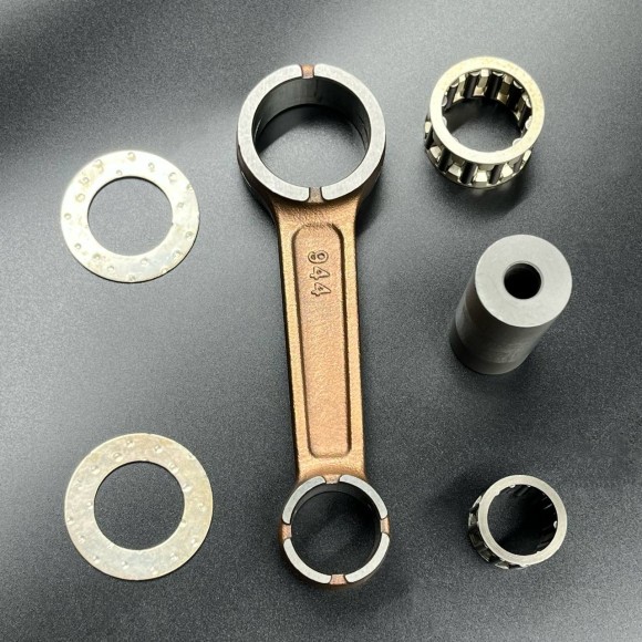 Шатунный комплект Suzuki DT40-65 (PREMARINE) Шатунный комплект Suzuki DT40-65 (PREMARINE)