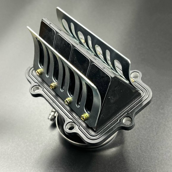 Впускной патрубок с лепестковым клапаном BRP Ski Doo 600(420667530,420667532) (KINETIX) Впускной патрубок с лепестковым клапаном BRP Ski Doo 600(420667530,420667532) (KINETIX)