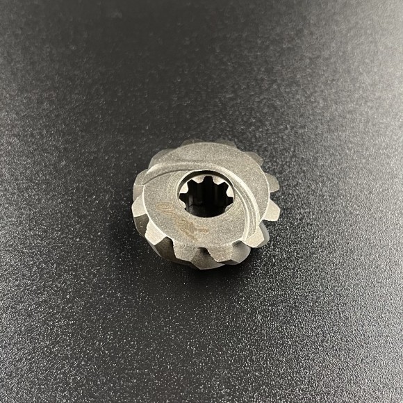 Шестерня вертикального вала (Пиньон) Suzuki DF4-6, DF4-6(A) (57311-98601) (Omax)