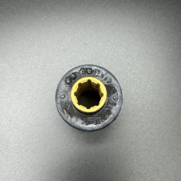 Втулка гребного винта резиновая MERCURY 6-15 (827598T) (Quicksilver)