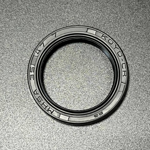 Сальник Yamaha (93102-35318) (YAMAHA)