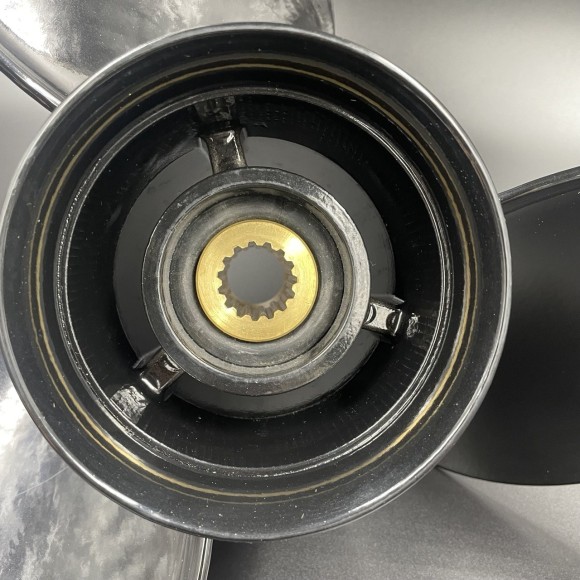 Гребной винт Yamaha 150-300, F150-F275, F300B (E) Megara (3x14 1/4x21) (Polastorm)