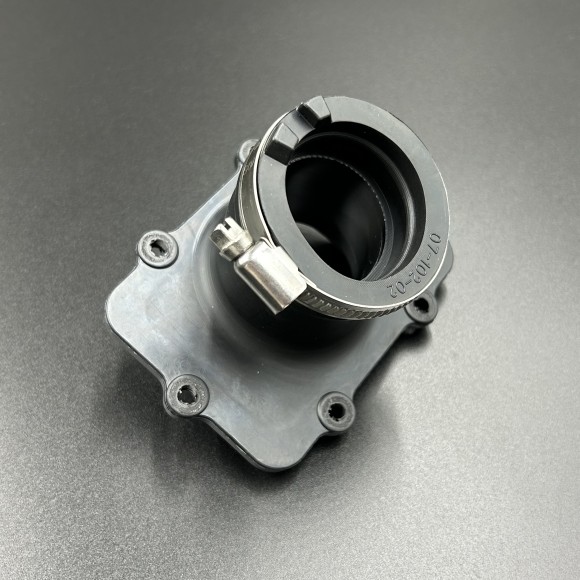 Впускной патрубок BRP (420867300) (KINETIX) Впускной патрубок BRP (420867300) (KINETIX)