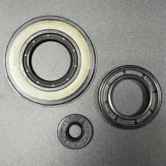 Сальники коленвала (комплект) Yamaha Viper, Venture 700 (KINETIX)