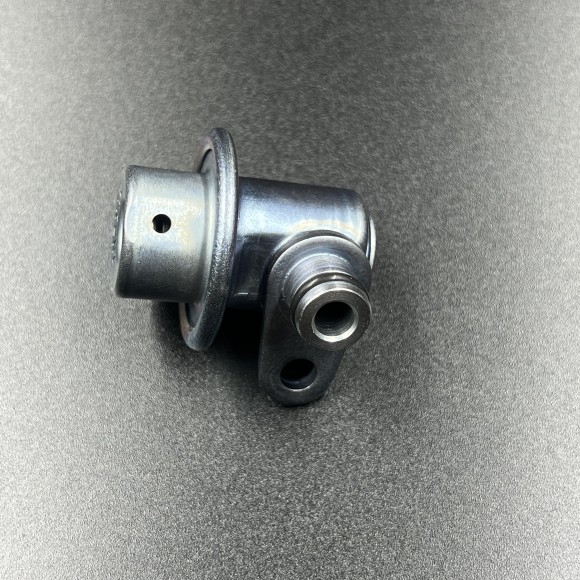 Регулятор давления топлива Suzuki DF40-140 (Suzuki)