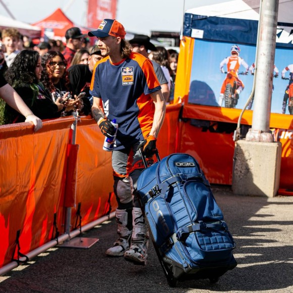 Сумка Ogio Rig 9800 на колесиках LE BLUE/GRAY Сумка Ogio Rig 9800 на колесиках LE BLUE/GRAY