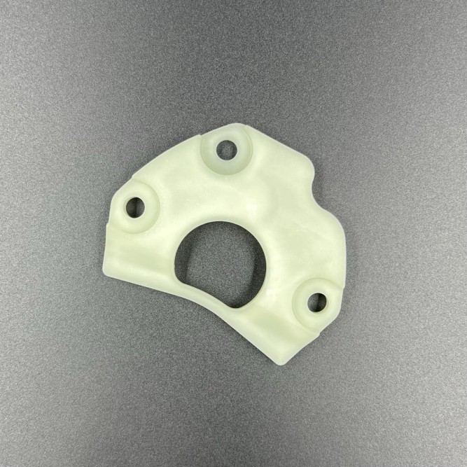 Крышка тяги реверса редуктора Yamaha F200-350 (Yamaha)