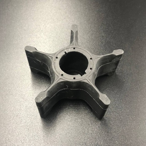 Крыльчатка помпы охлаждения Suzuki DF90-175 / DF100-175A (17461-90J01) (Omax) Крыльчатка помпы охлаждения Suzuki DF90-175 / DF100-175A (17461-90J01) (Omax)